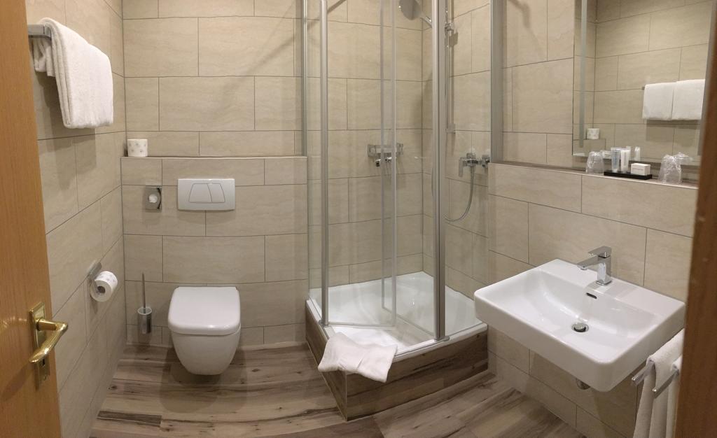 Gaestehaus Forellenhof ポッテンシュタイン エクステリア 写真